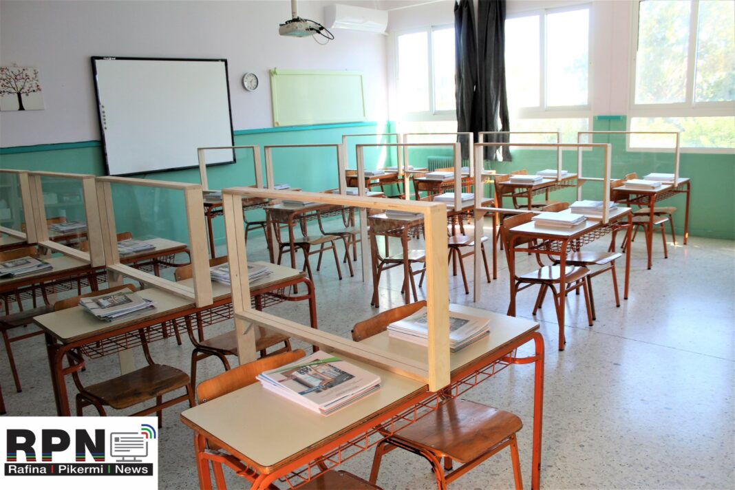 Ανοίγουν τα σχολεία: Πού είναι υποχρεωτική η μάσκα- Πώς θα κάνουν rapid test οι εκπαιδευτικοί