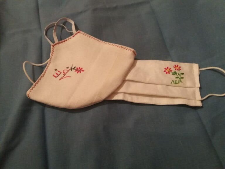 Οι μάσκες του Λυκείου Ελληνίδων Ραφήνας τώρα και με υπογραφή!