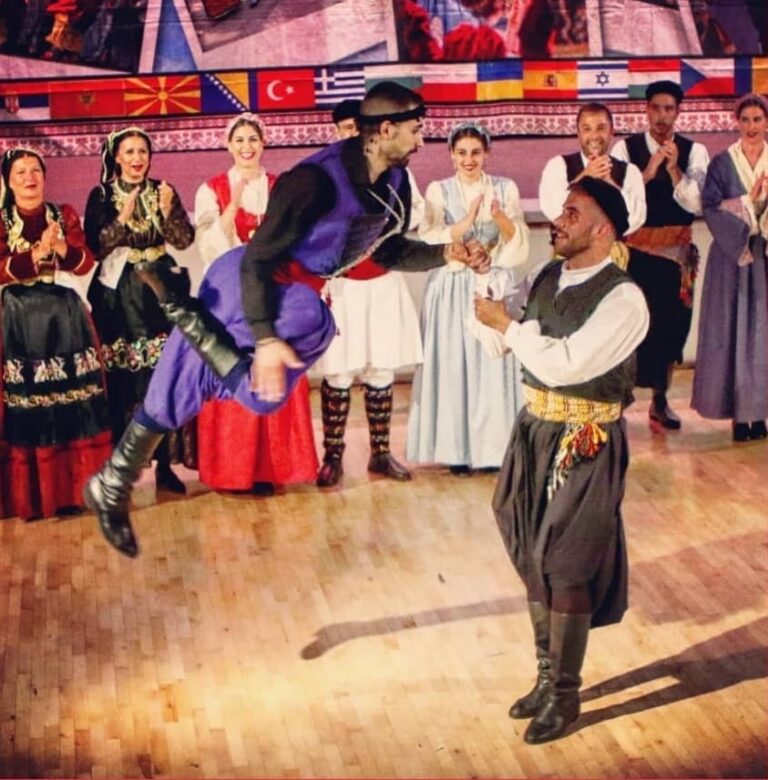 Ο χορευτής του Λυκείου Ελληνίδων Ραφήνας Κώστας Νικολουδάκης θυμάται και εξομολογείται(φωτο)