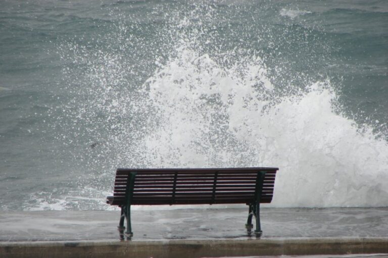 Έκτακτο δελτίο επιδείνωσης καιρού με βροχές και καταιγίδες
