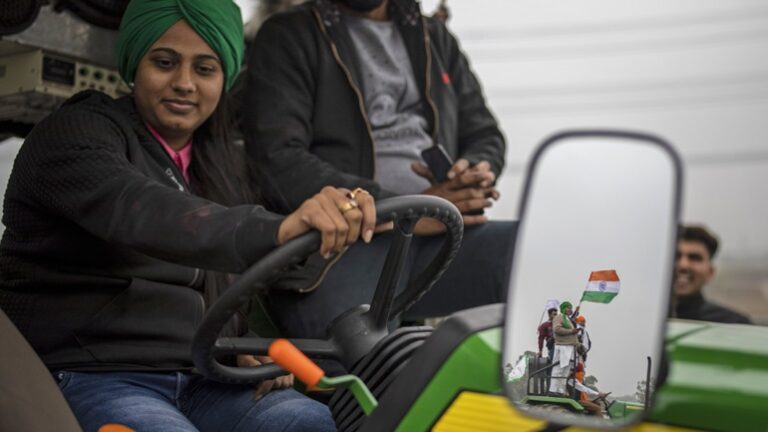 Ινδία: Κουβάλησαν πτώμα σε τράπεζα για να αποδεσμεύσoυν χρήματα από το λογαριασμό του