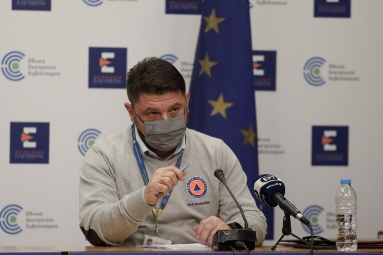 Live η ενημέρωση και οι ανακοινώσεις για καταστήματα και σχολεία