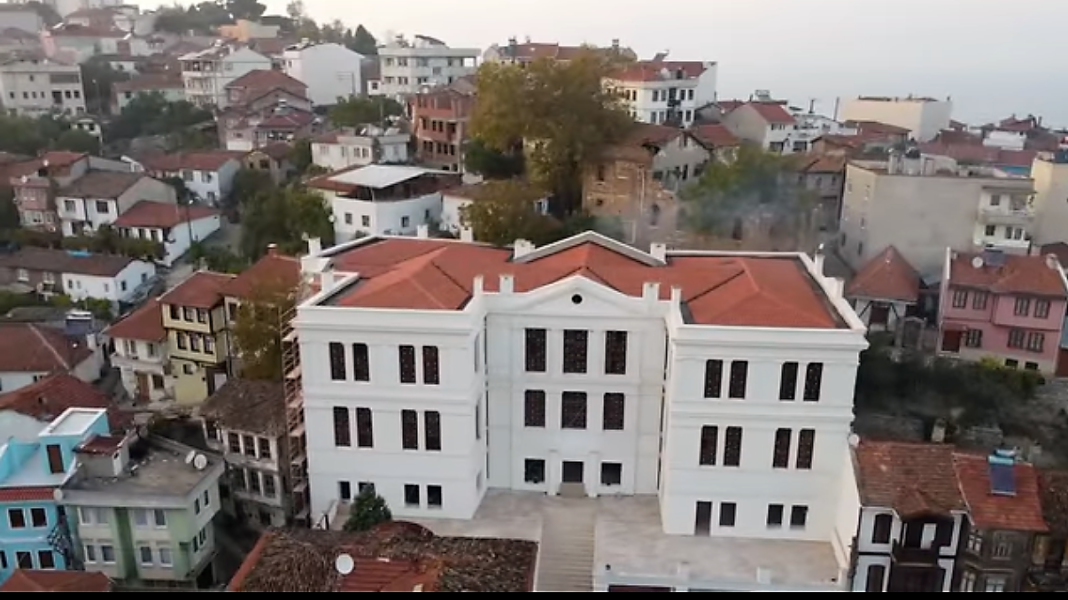 Η Τρίγλια από ψηλά!(βίντεο από drone)