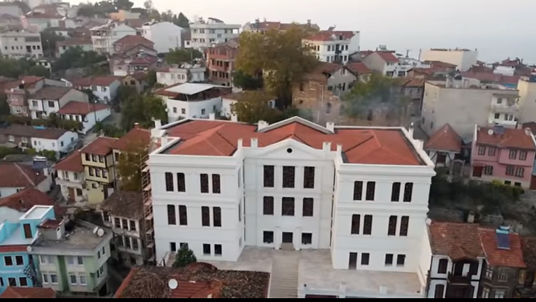 Η Τρίγλια από ψηλά!(βίντεο από drone)