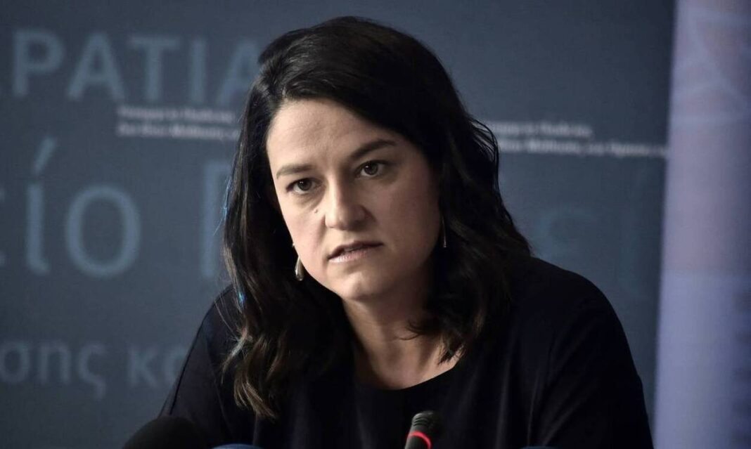 Κεραμέως: Γιατί δεν ξεκινά μόνο η Γ΄ Λυκείου τη δια ζώσης εκπαίδευση