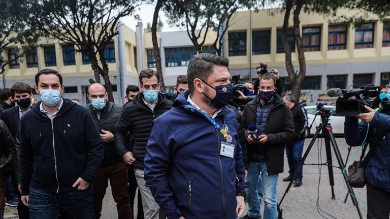 Κρούσμα της νοτιοαφρικανικής μετάλλαξης στην Θεσσαλονίκη: Επί τόπου Χαρδαλιάς-Αρκουμανέας