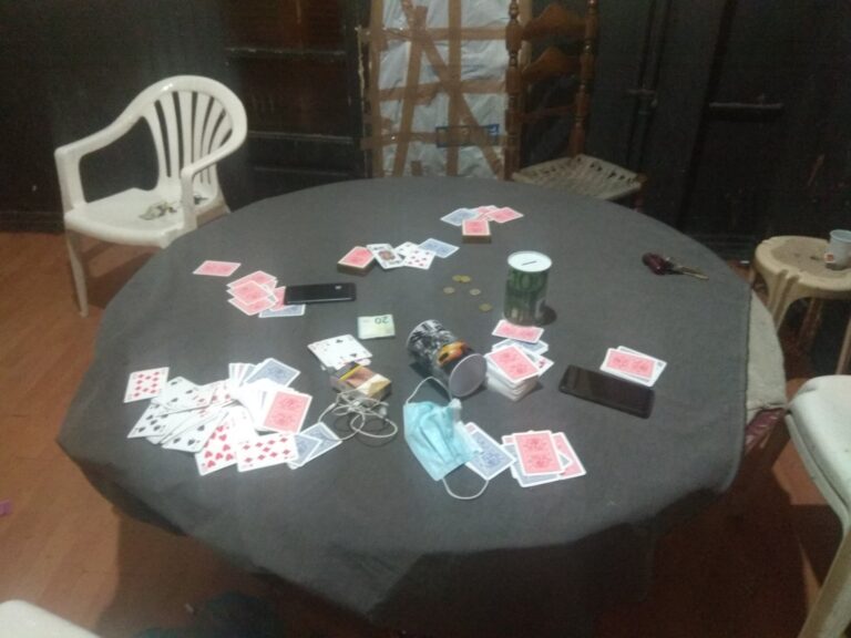 Αποκάλυψη χαρτοπαικτικής λέσχης από το Λιμεναρχείο Ραφήνας (ΠΟΔΙΝ)-συνελήφθησαν 18 άτομα