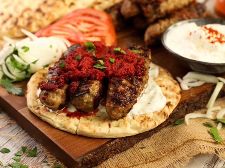 Σάββατο με Γιαουρτλού κεμπάπ σπέσιαλ της Κατσαρόλας!