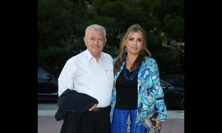Η ιατροδικαστική εξέταση θα δείξει την αιτία θανάτου του Σήφη Βαλυράκη-Σε σοκ η σύζυγός του