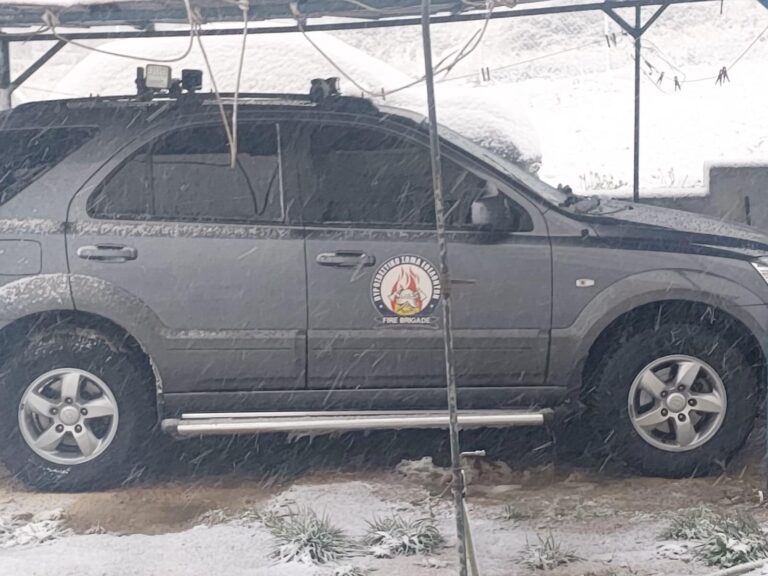 Με όχημα του ΠΥΣΕΘ μεταφέρθηκε η υπεύθυνη εμβολιασμού στο ΚΥ Ραφήνας