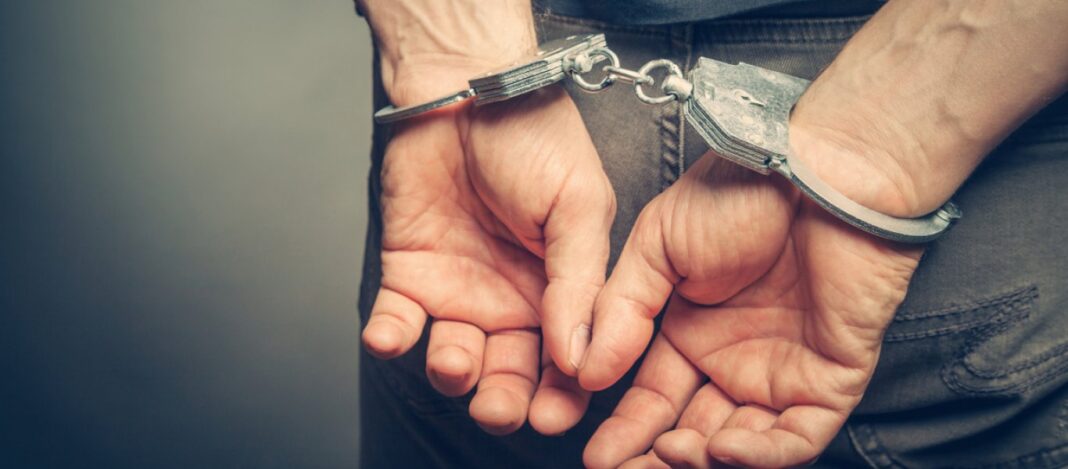 Γιος πασίγνωστου τραγουδιστή συνελήφθη για παράνομη οπλοκατοχή