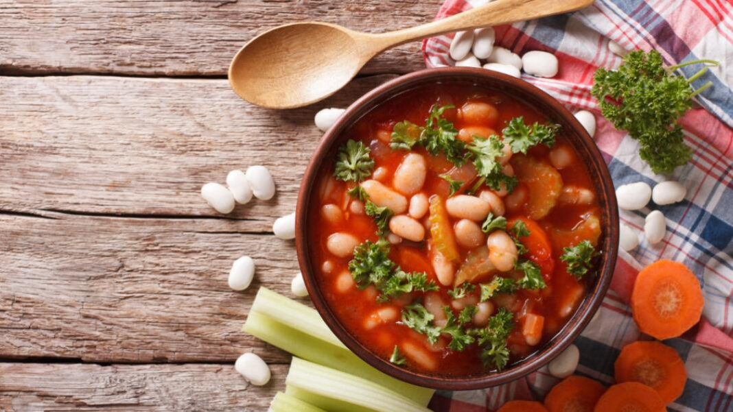 Παραδοσιακή φασολάδα και συκωταριά φρικασέ την Παρασκευή στην ΚΑΤΣΑΡΟΛΑ!