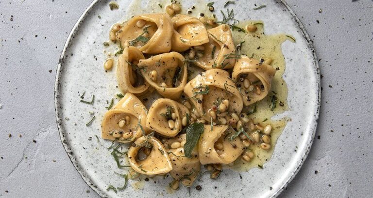 Χειροποίητα τορτελίνια με κιμά ή πατάτα και ανθότυρο την Τετάρτη στην ΚΑΤΣΑΡΟΛΑ!