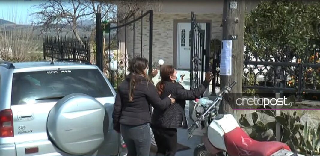 Σπαρακτικό το μοιρολόι της γιαγιάς του δίχρονου Ζαχαρία-«Στο στύλο του σπιτιού είναι το παιδί μου είναι η ζωή μου»