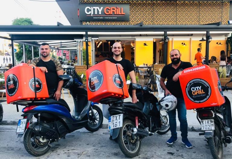 To City Grill στη Ραφήνα ζητάει διανομέα
