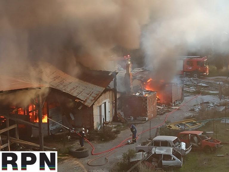 Φωτιά στη Διασταύρωση της Ραφήνας(φωτο-βίντεο)