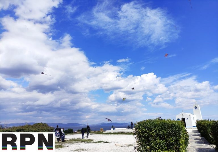 Γέμισε χαρταετούς ο ουρανός της Ραφήνας!(φωτο)