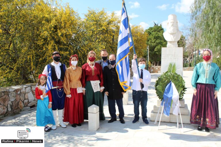 Ευάγγελος Μπουρνούς μετά την κατάθεση στεφάνου: Χρόνια πολλά Ελλάδα, Χρόνια πολλά Έλληνες