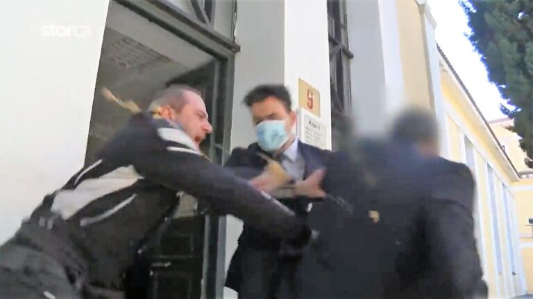 Τι λέει ο 40χρονος τρίτεκνος νοσηλευτής που έριξε τις ”ψιλές” στον Ματθαιόπουλο στην Ευελπίδων