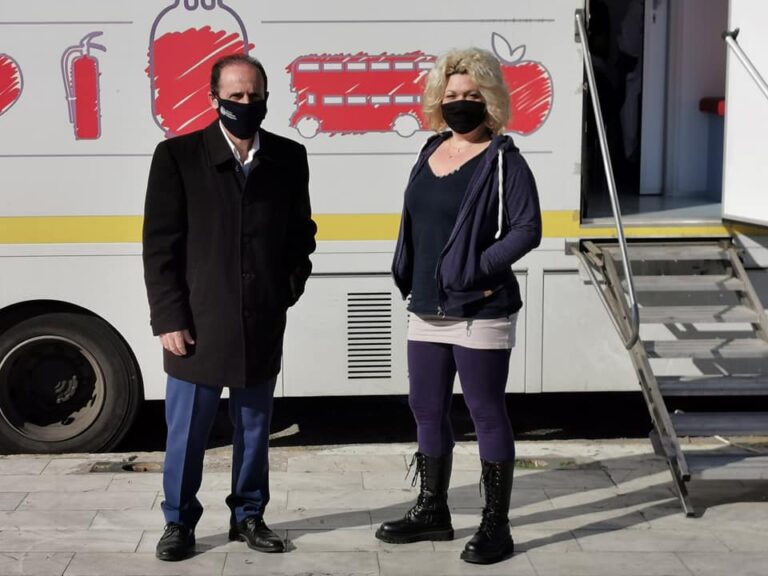 Ξεκίνησε η εθελοντική αιμοδοσία στην Κεντρική Πλατεία Ραφήνας(φωτο)