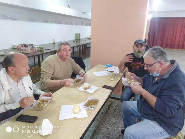 Οι νέοι από το Μάτι και ο ”Άλλος Άνθρωπος” μαγείρεψαν στον δήμο Μαραθώνος