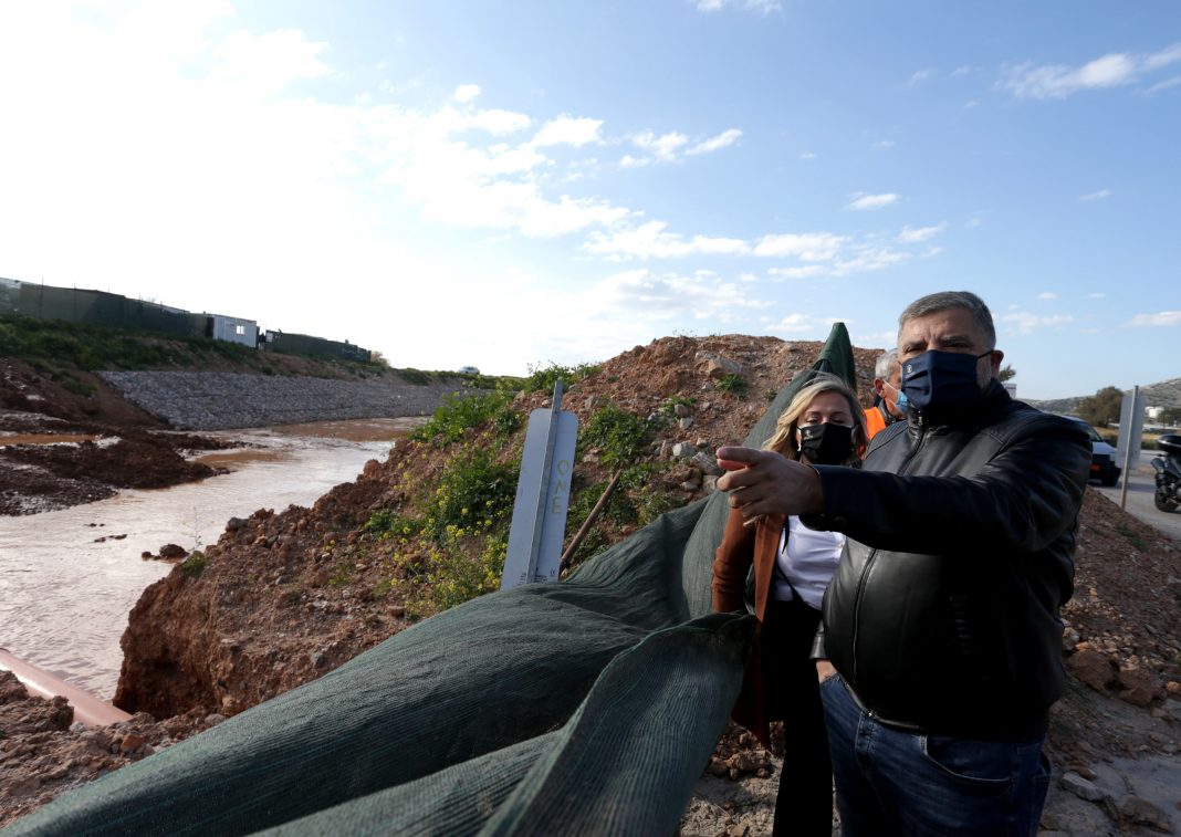 Επίσκεψη του Περιφερειάρχη Αττικής Γ. Πατούλη στα αντιπλημμυρικά έργα στο ρέμα Κόρμπι στη Λ. Βάρης –Κορωπίου