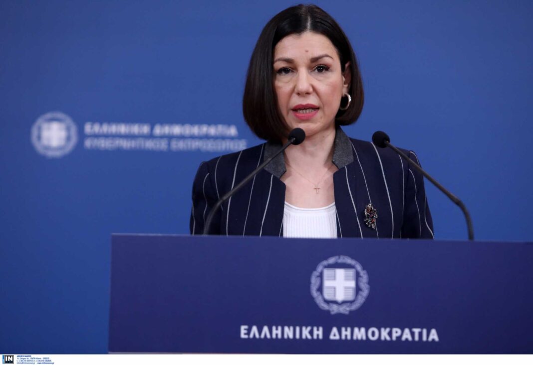 Στα μέσα της εβδομάδας οι αποφάσεις για ελεγχόμενη επανεκκίνηση λιανεμπορίου και σχολείων