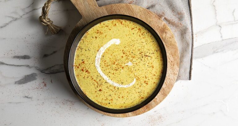 Η συνταγή της ημέρας: Βελουτέ σούπα τυριού με μπρόκολο