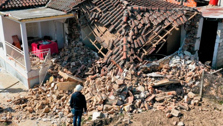 Συγκέντρωση ειδών πρώτης ανάγκης για τους πληγέντες της Ελασσόνας από τον Δήμο Μαραθώνος