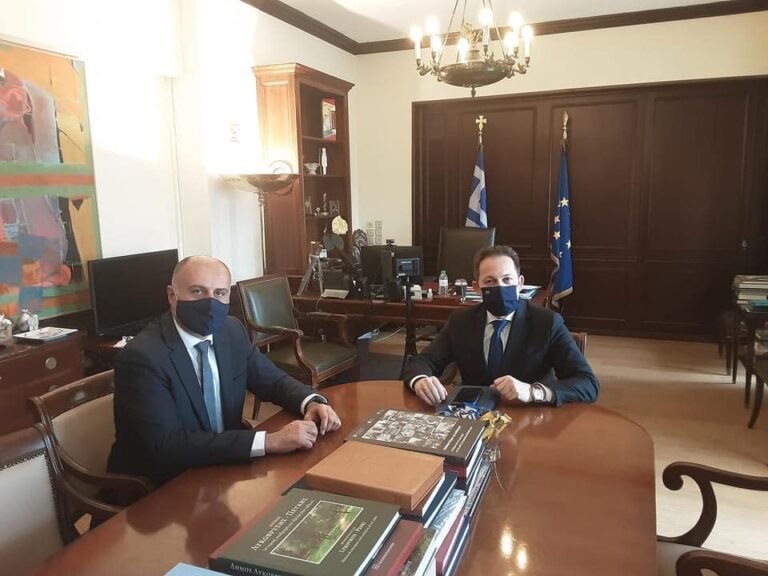 Συνάντηση Δημάρχου Σπάτων-Αρτέμιδος Δημήτρη Μάρκου με τον Στέλιο Πέτσα