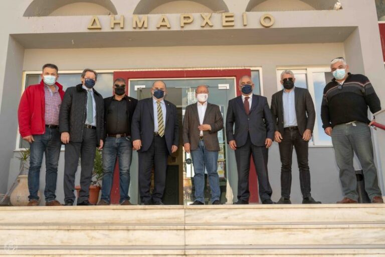 Το Επαγγελματικό Επιμελητήριο στα καταστήματα του δήμου Μαραθώνα(φωτο-βίντεο)