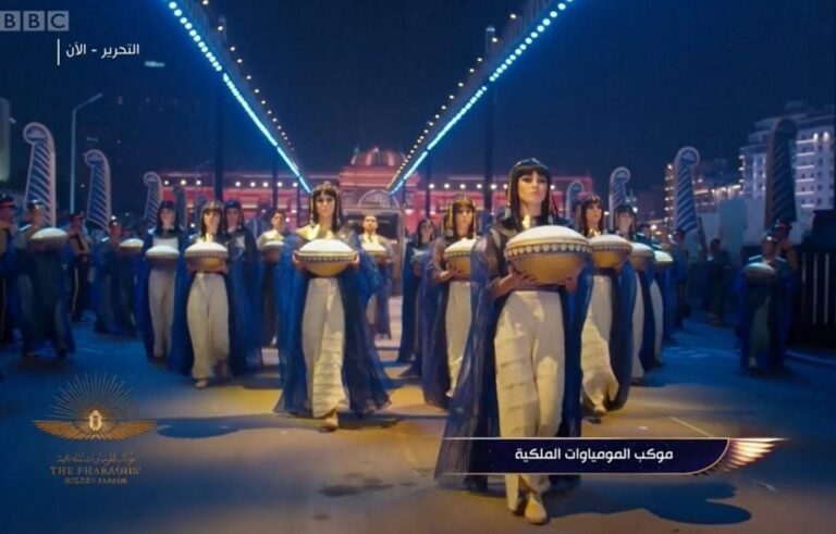 Μοναδικό θέαμα στην Αίγυπτο: Μεταφέρθηκαν 22 μούμιες Φαραώ στο νέο “σπίτι” τους στο Κάιρο