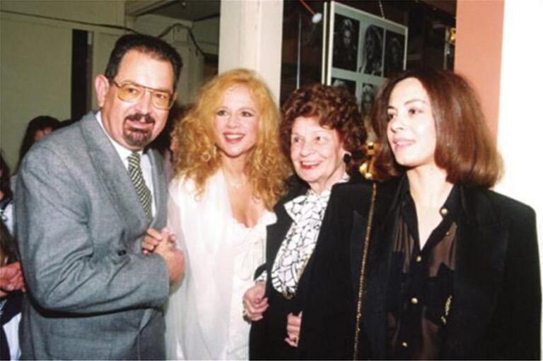 Πέθανε από ανακοπή καρδιάς ο αδερφός της Αλίκης Τάκης Βουγιουκλάκης