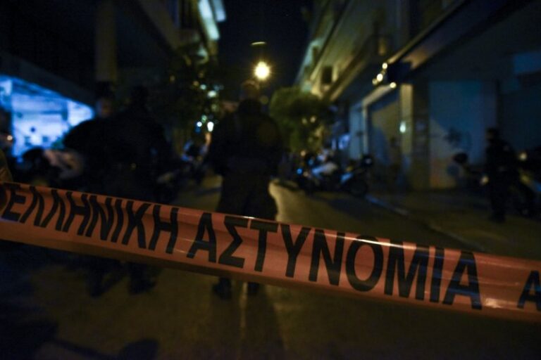 Έκρηξη εμπρηστικού μηχανισμού στην εφορία Χολαργού