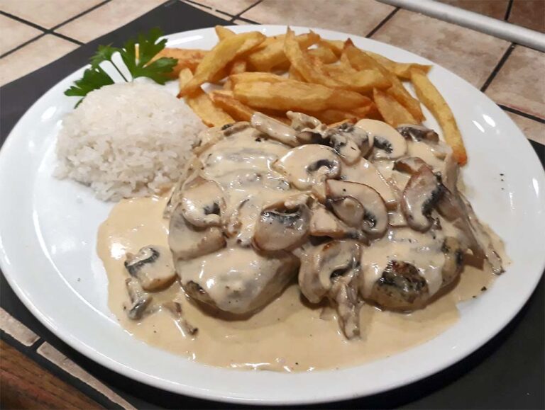 Μπιφτέκια αλά κρέμ και κριθαρότο λαχανικών την Δευτέρα στην ΚΑΤΣΑΡΟΛΑ!