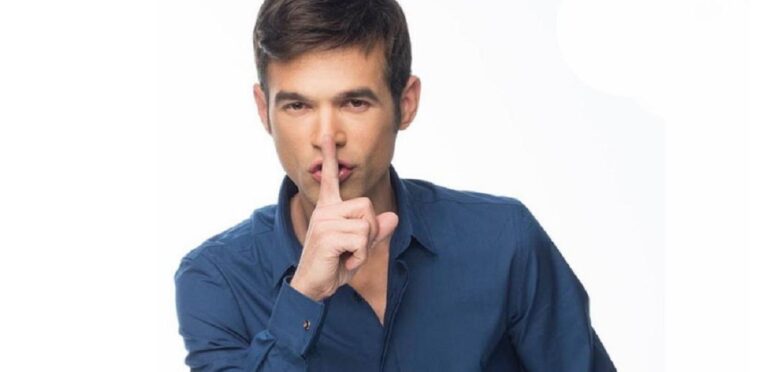 Μένιος Φουρθιώτης: Τρεις εισαγγελικές έρευνες και ερώτηση σήμερα στη Βουλή