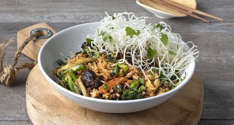 Η συνταγή της ημέρας: Stir fry λαχανικών με καστανό ρύζι