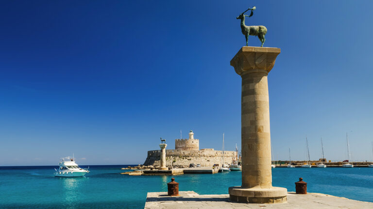 Ξεκινάει το πείραμα της Ρόδου: Στο νησί το απόγευμα οι 187 Ολλανδοί για «δοκιμαστικές διακοπές»