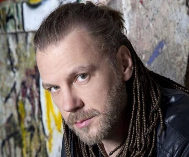 Σε σοβαρή κατάσταση στο νοσοκομείο ο Κώστας Σπυρόπουλος με κορονοϊό