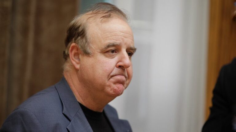 Ο Παύλος Χαϊκάλης τράκαρε με ανασφάλιστο αυτοκίνητο στην Κηφισιά και πήρε και πρόστιμο