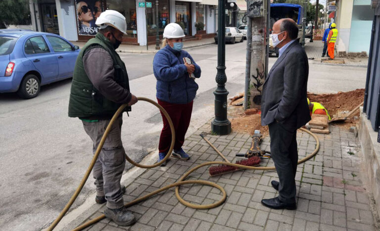Ξεκίνησε η υπογειοποίηση των ηλεκτρικών καλωδίων ρεύματος στην πλατεία Νέας Μάκρης