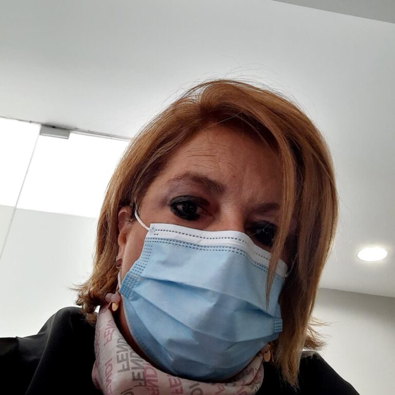 Μαρία Αποστολάκη: Με ποιο εμβόλιο θα πάμε στα άστρα;