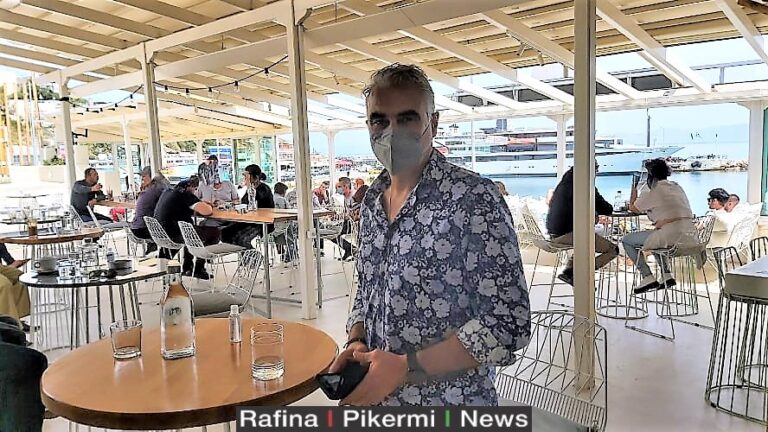 RIVA: Καφεδάκι, μπυρίτσα και φαγητό με θέα το λιμάνι της Ραφήνας!