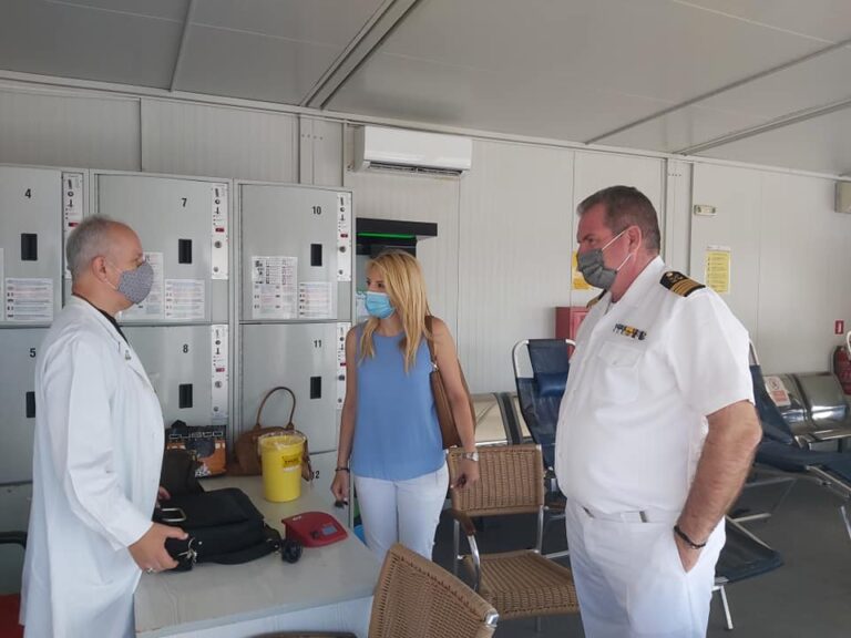 Σε εξέλιξη η αιμοδοσία στο λιμάνι της Ραφήνας υπό την αιγίδα του ΟΛΡ(φωτο)