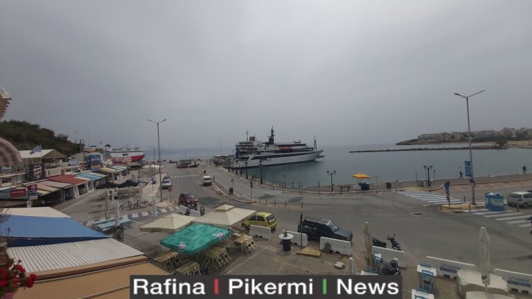 Κυριακή του Πάσχα στο λιμάνι της Ραφήνας(φωτο)