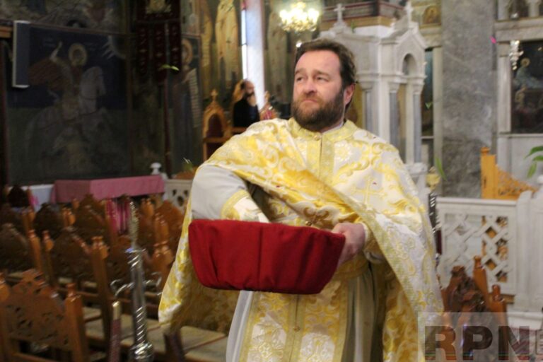 Σείστηκε η Παντοβασίλισσα της Ραφήνας-εντυπωσιακή η πρώτη Ανάσταση(video)