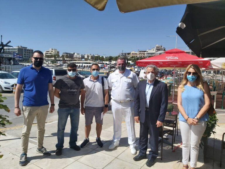 Ο Βουλευτής Ανατολικής Αττικής Γιώργος Βλάχος στην αιμοδοσία στο λιμάνι της Ραφήνας(φωτο)