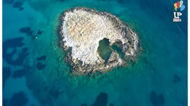 Το νησάκι της Ανατολικής Αττικής με την φυσική πισίνα που πας κολυμπώντας(βίντεο από drone)
