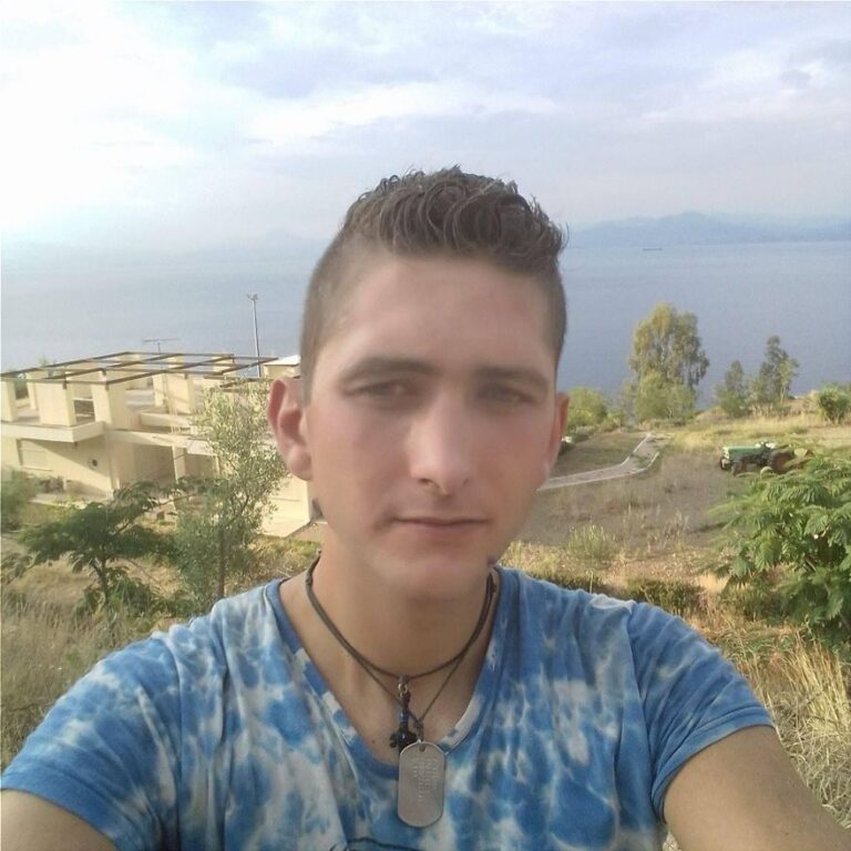 Θρήνος στο Λουτράκι για τον 26χρονο Βασίλη που σκοτώθηκε σε τροχαίο