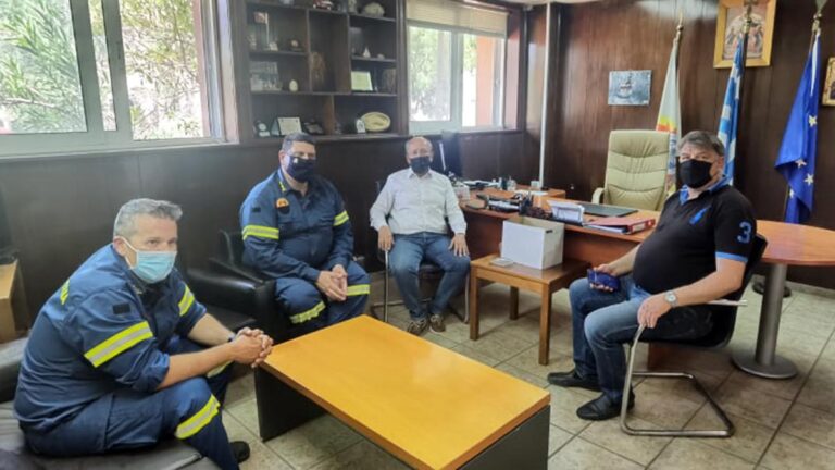 Επίσκεψη του Δημάρχου Μαραθώνος κ. Στέργιου Τσίρκα στη  Πυροσβεστική Νέας Μάκρης: Ανακατασκευή των εγκαταστάσεων της πρώην Αμερικανικής Βάσης σε Κέντρο Εκπαίδευσης Πολιτικής Προστασίας Ελλάδος με χρηματοδότηση από το ίδρυμα Σταύρος Νιάρχος